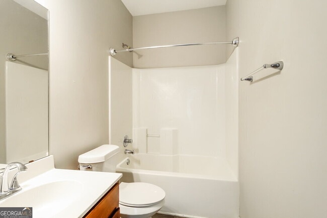 Building Photo - 30 Inverness Ave