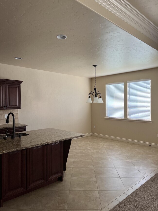 Building Photo - 2443 Bramasole Dr