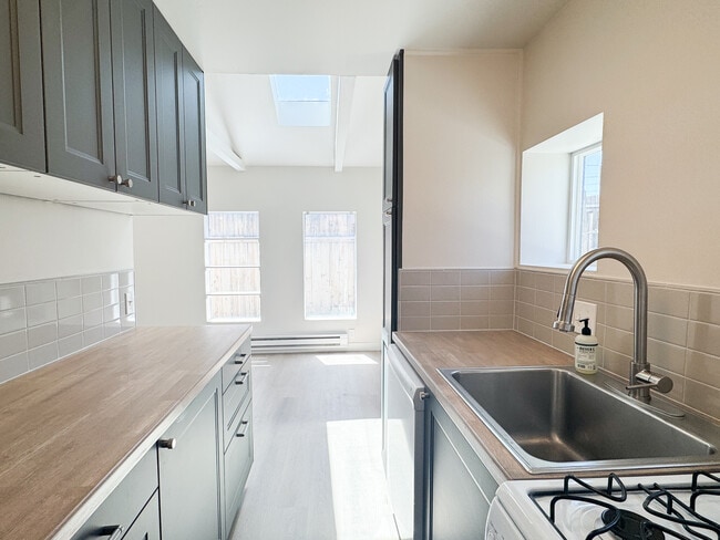 Building Photo - 2070 1/2 S Gilpin St