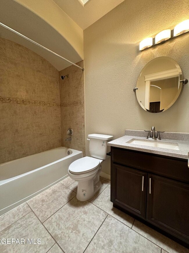 Building Photo - 5429 Francisco Roque Dr