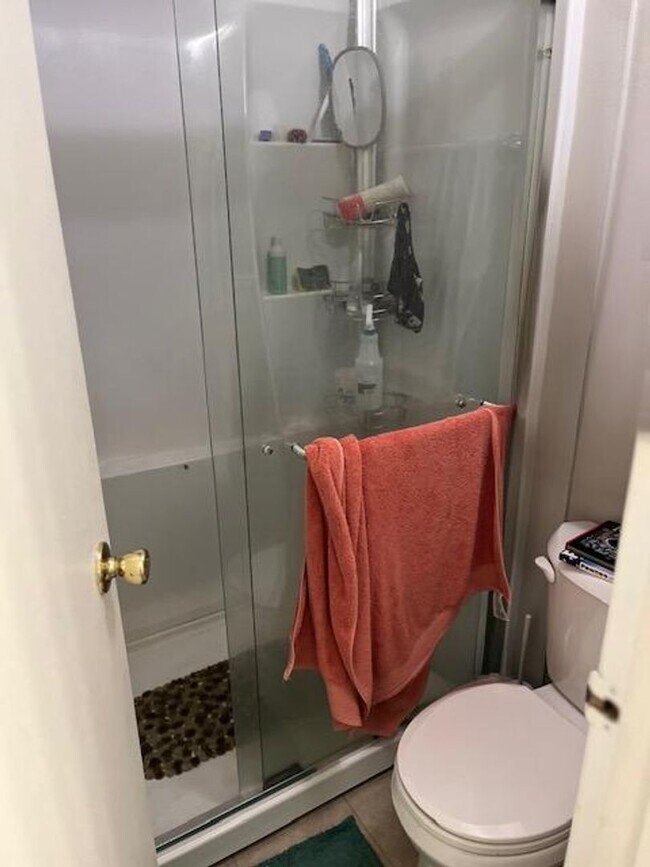 Building Photo - August 2026 Prelease! 2 Story, 2 BR 1.5 BA Condo at Wimbledon Condos