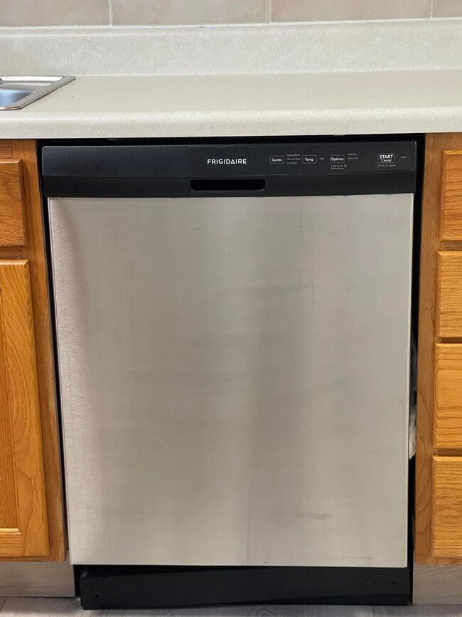 Building Photo - 133 3rd St