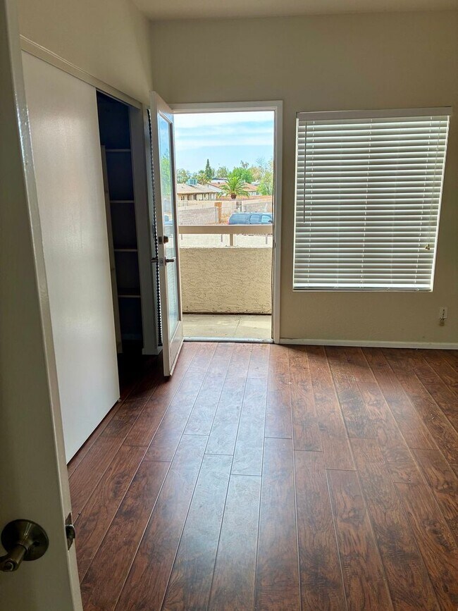 Building Photo - 1ST FULL MONTHS RENT FREE!!! AFFORDABLE UNIT IN NORTH PHOENIX!!!