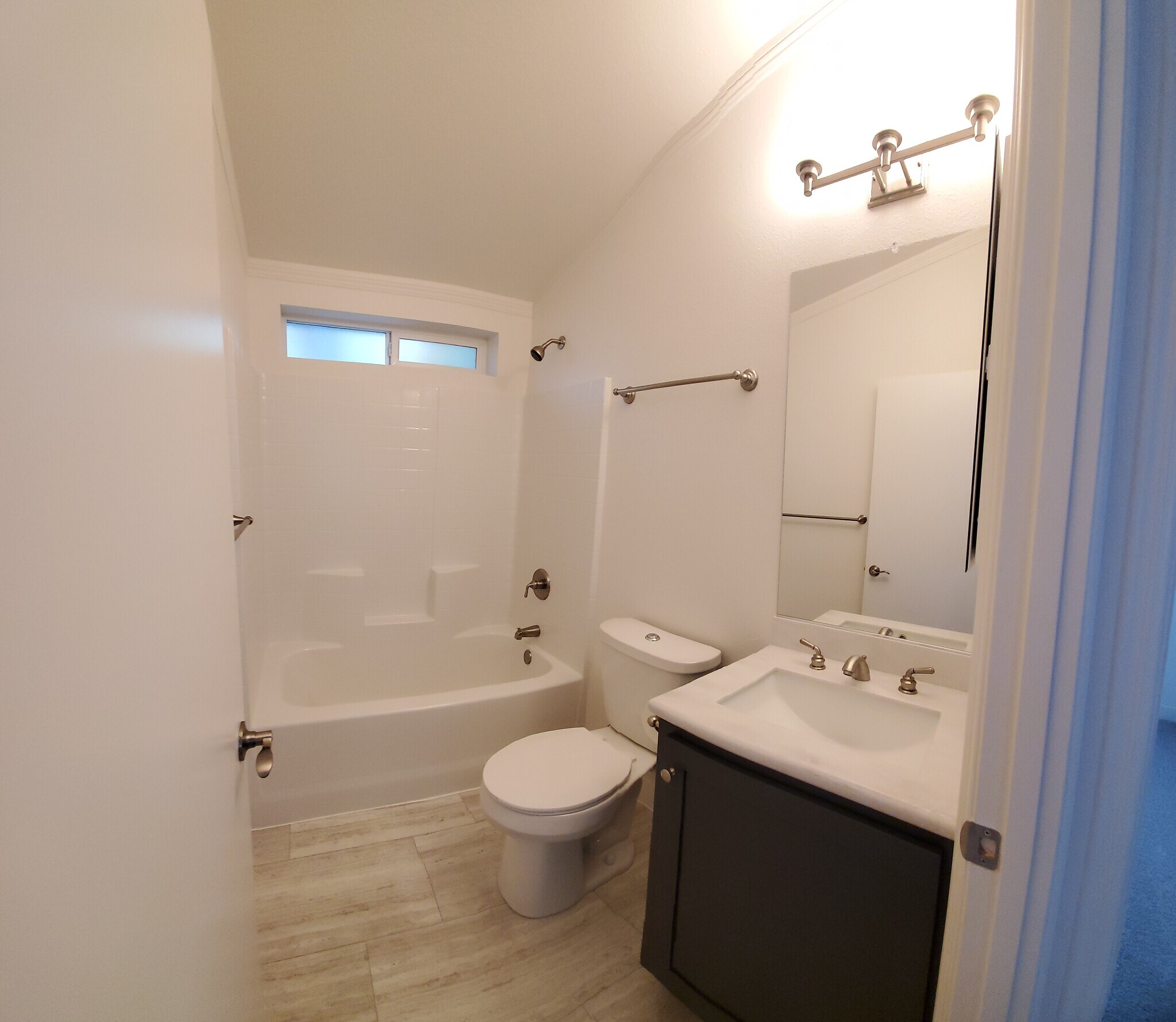 Building Photo - 25918 Meadowmist Dr