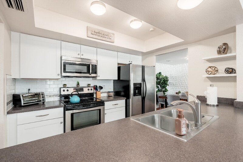 Building Photo - 5114 S Dorsey Ln