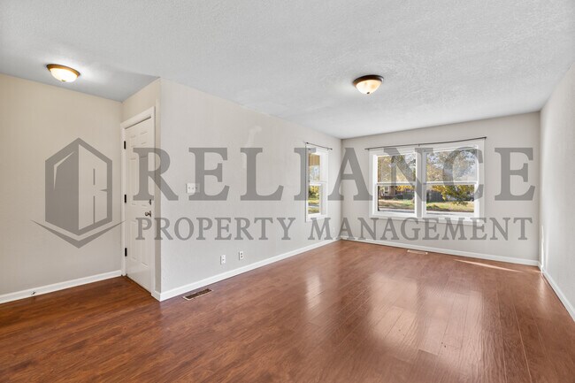 Building Photo - 2136 S Waco Ave