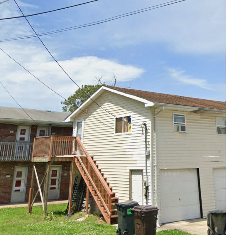 Building Photo - 3600 Falling Springs Rd