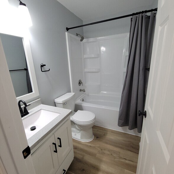 Building Photo - 429 Hutton Ln