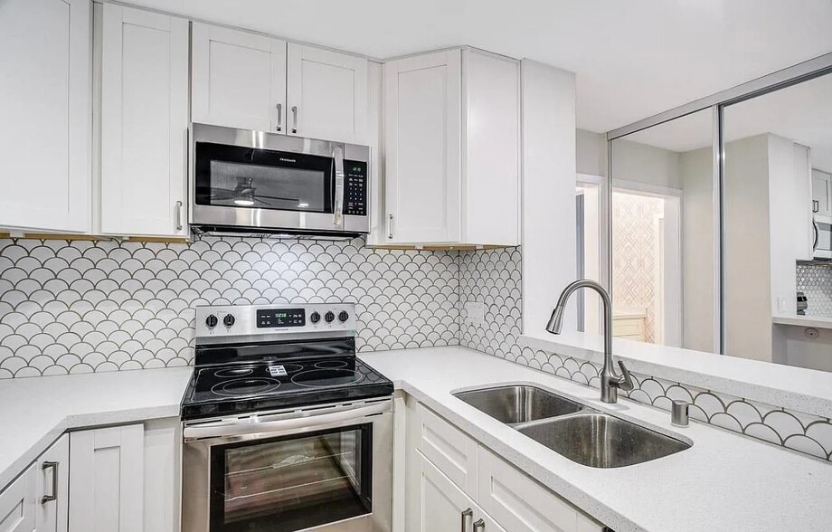 Building Photo - 4600 Lamont St