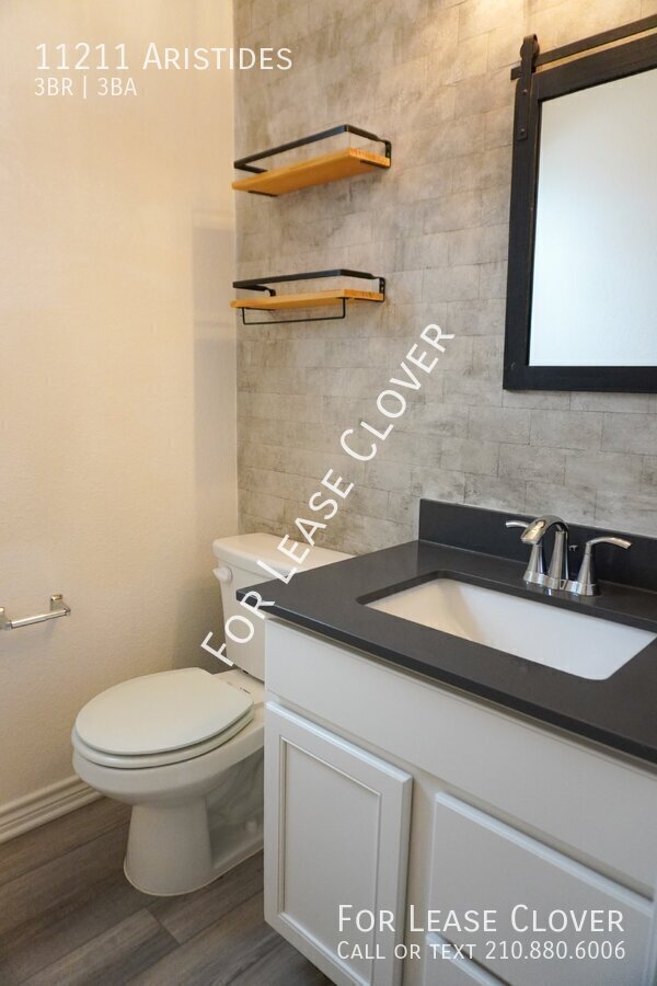 Building Photo - 11211 Aristides-