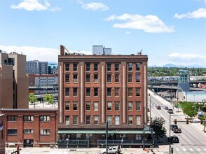 Building Photo - Blake