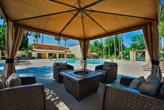 Building Photo - Oasis Townhomes