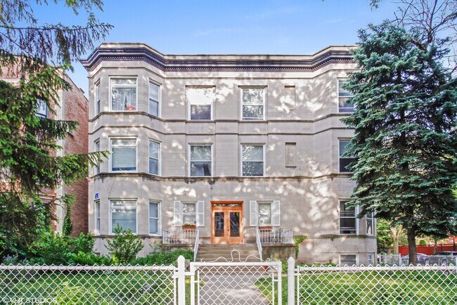 Primary Photo - 4137 N Greenview Ave