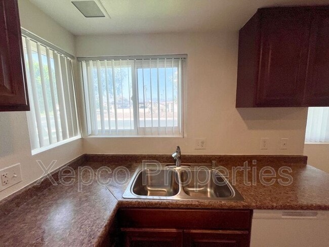 Building Photo - 41680 Maroon Town Rd
