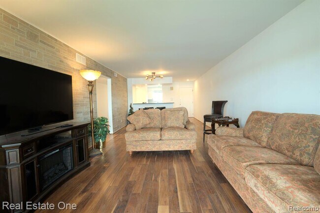 Building Photo - 1944 Klingensmith Rd