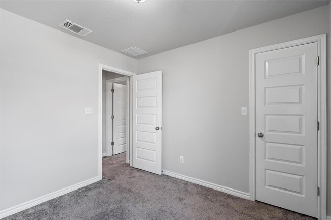 Building Photo - 1805 Artesian Spgs Xing