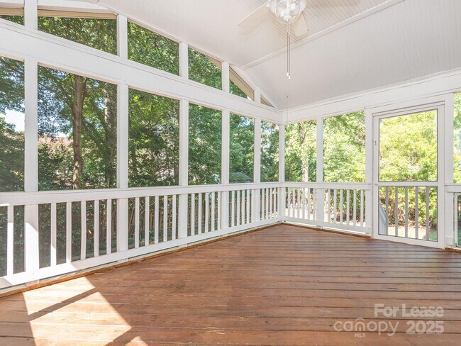 Building Photo - 6211 Rosebriar Ln