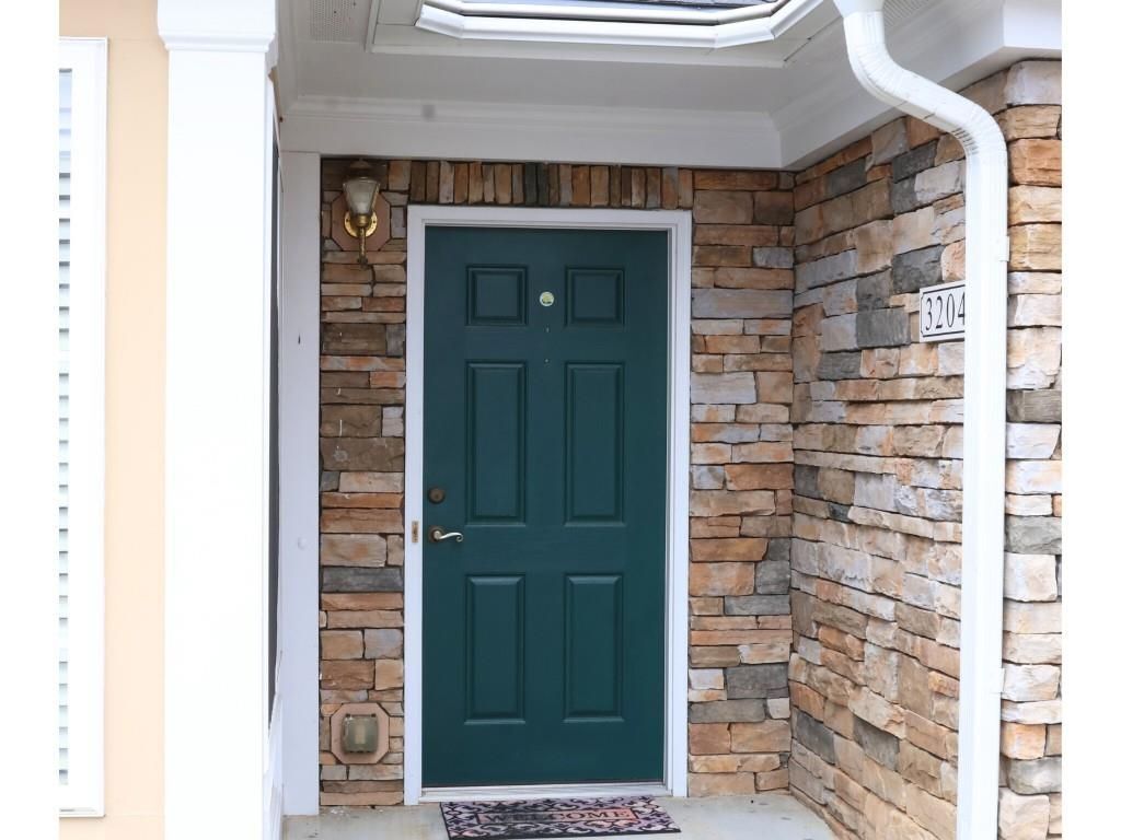 Building Photo - 3204 Village Ln