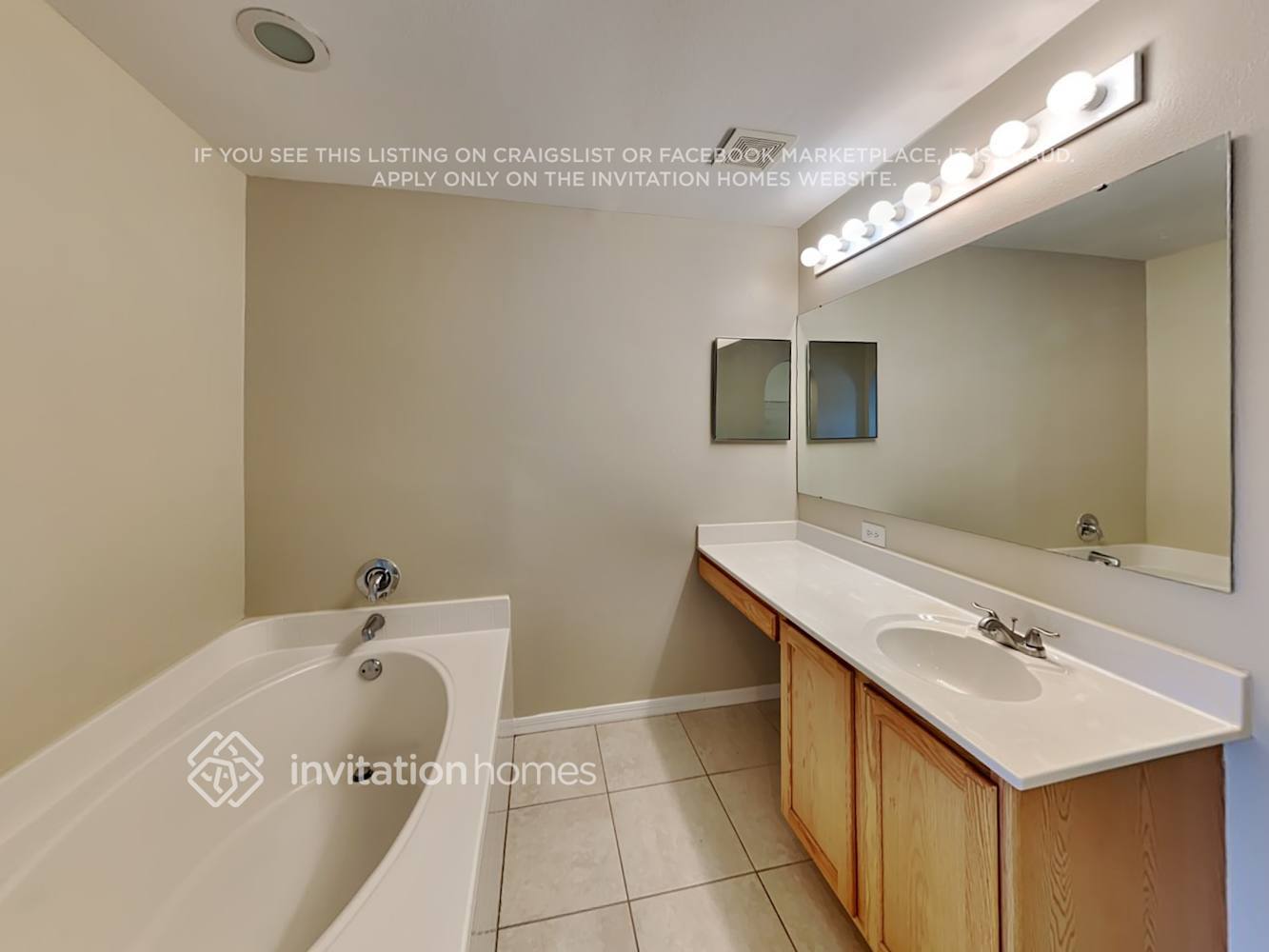 Building Photo - 833 Sun Ridge Village Dr