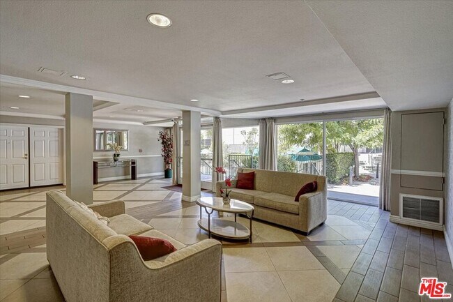 Building Photo - 4501 Cedros Ave