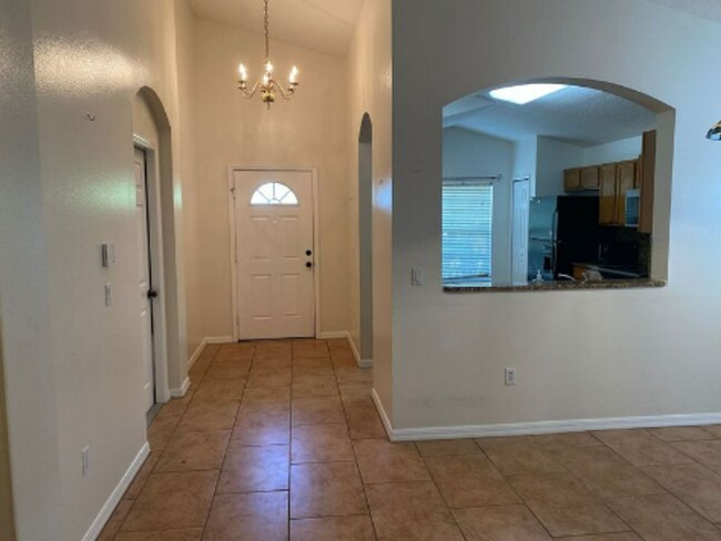 Building Photo - 3 Bedroom 2 bath Home in Cypress Lakes