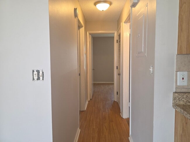 Building Photo - 12105 Carriage Ct SE