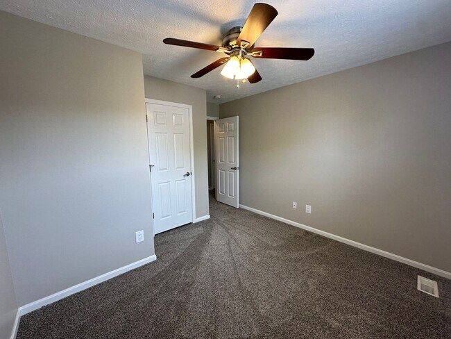 Building Photo - Spacious, Recently Updated J-Town 4BR / 1.5 BA Home for Rent!