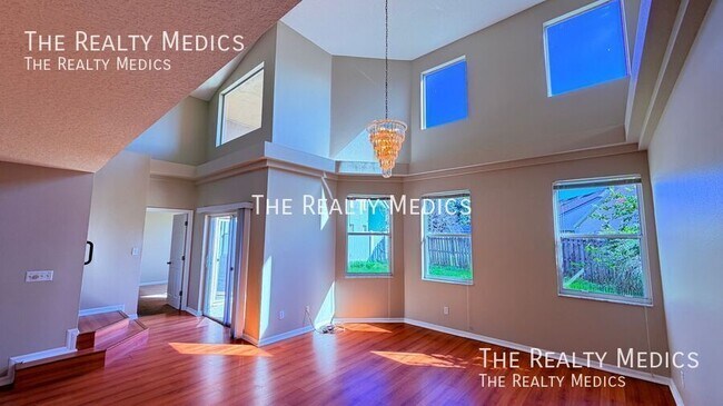 Building Photo - 2837 River Ridge Dr
