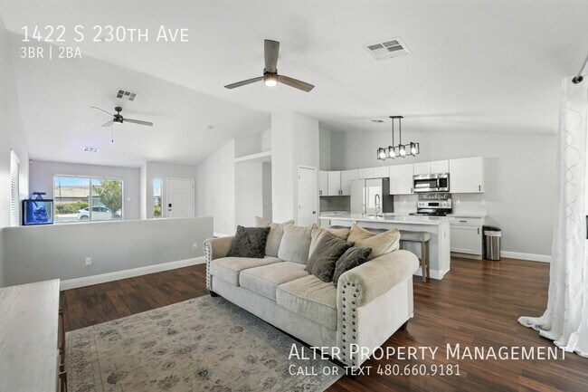 Building Photo - 1422 S 230th Ave