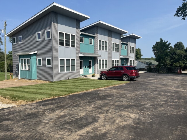 Building Photo - 226 W Gordon Pike