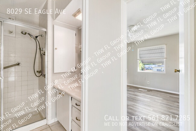 Building Photo - 8029 SE Eagle Ave