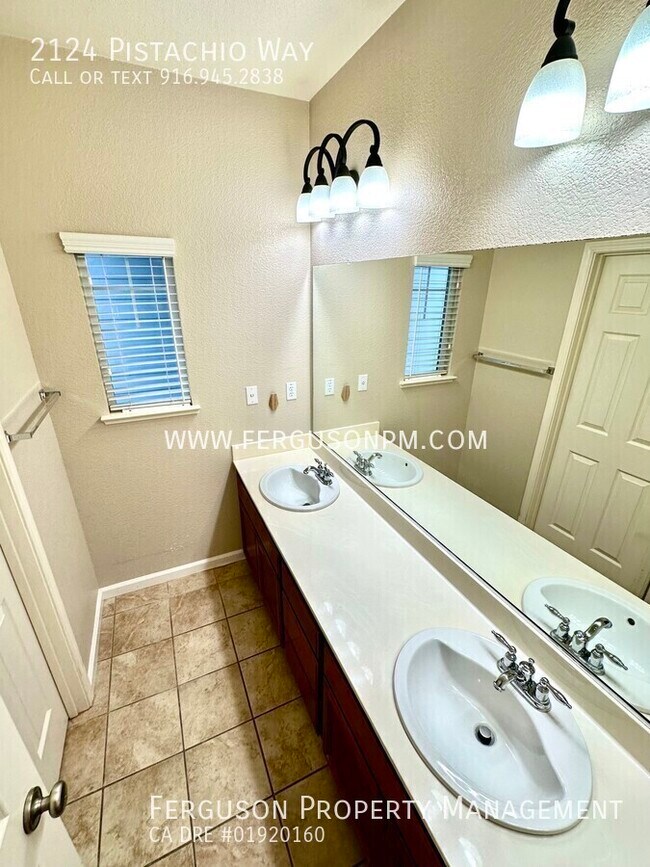 Building Photo - 2124 Pistachio Way