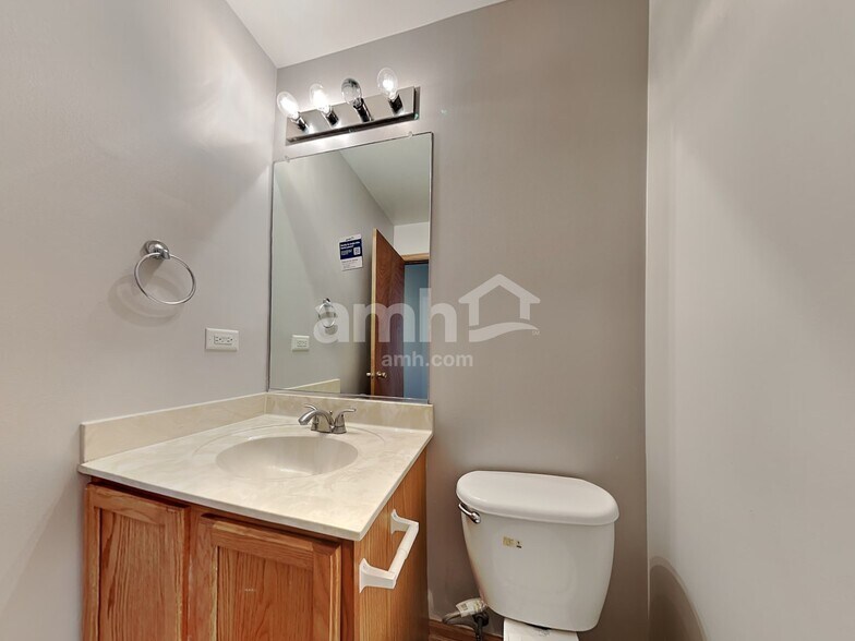 Building Photo - 1907 Westmore Grove Dr