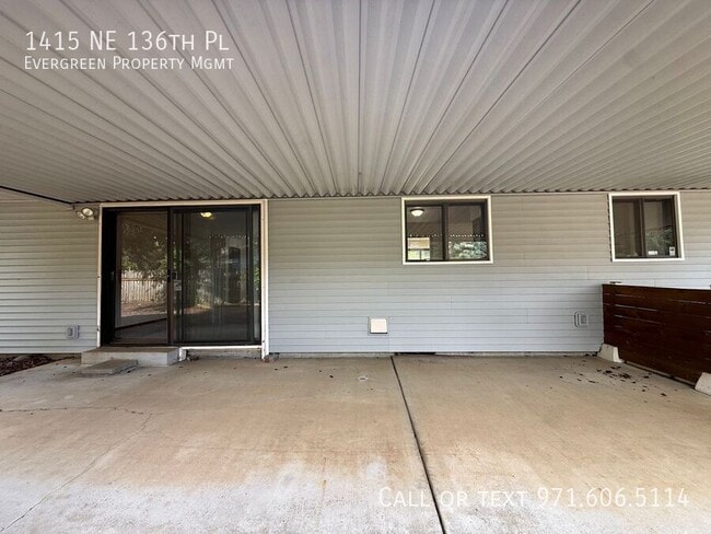 Building Photo - 1415 NE 136th Pl