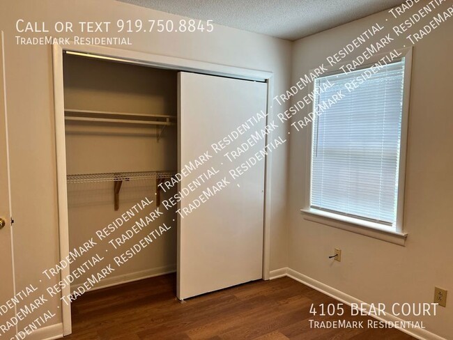 Building Photo - 2 Bedroom 2 Bath Townhome with fenced back...