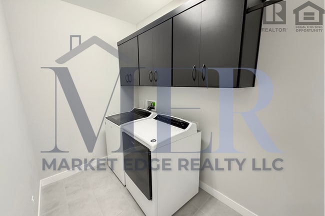 Building Photo - 3Bed/2.5Bath House at Deer Valley/Cave Creek Rd! $4995 Move-In Special! Ready for Immediate Move-In!