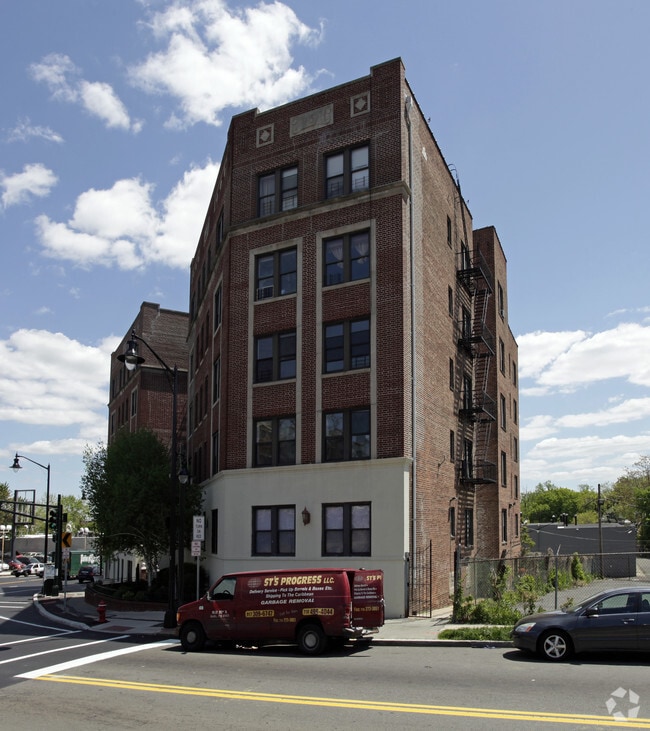 212 Central Ave - Phillips Court Apartments