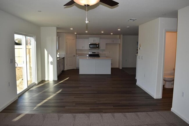 Building Photo - 1316 eagle crest court