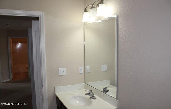 Building Photo - 16404 Magnolia Grove Way