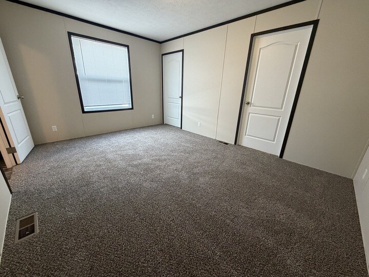 Building Photo - 16011 Villaire Ave