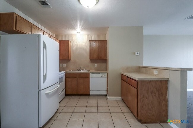 Building Photo - 807 Leifester Cir