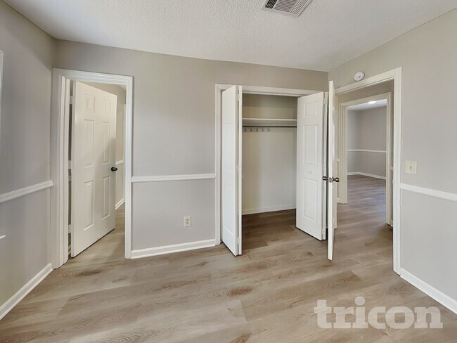 Building Photo - 204 River Song Rd