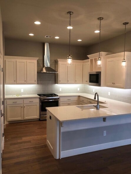 Building Photo - 4605 McCann Ave