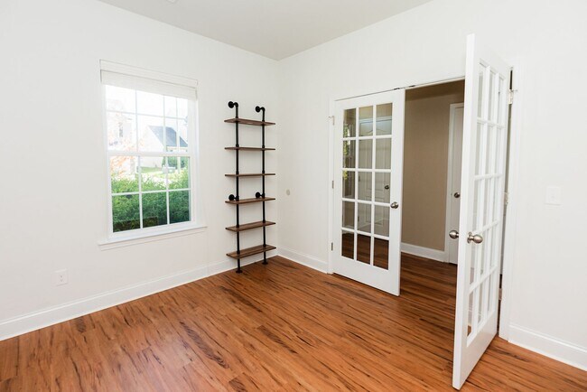 Building Photo - Amazing 4 bedrooms, 2.5 baths 2-story home in Clemmons w/ 2 car garage/fenced in backyard