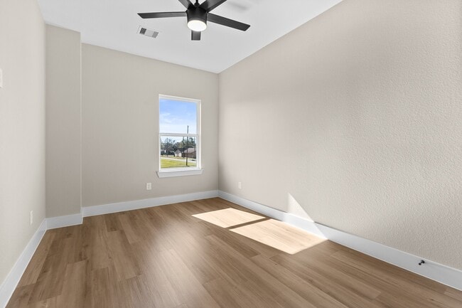 Building Photo - 4206 Kewanee St