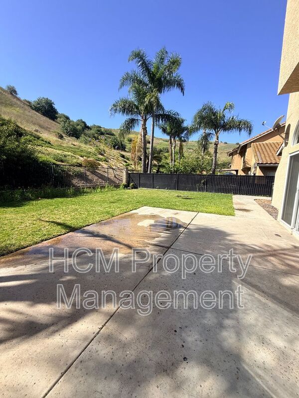 Building Photo - 827 S Shanada Ct