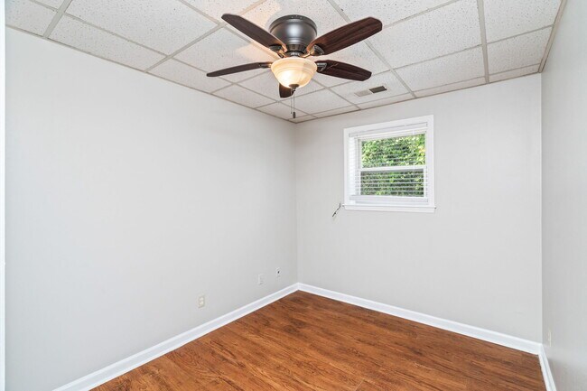 Building Photo - 2751 Jersey Ave