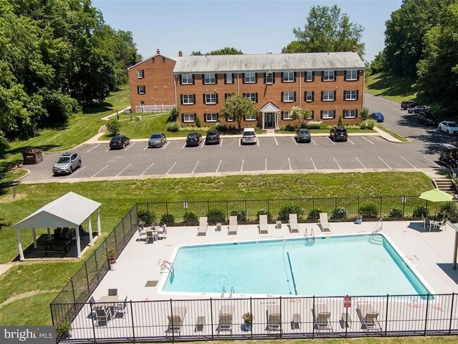 Building Photo - 1009 Warwick Dr