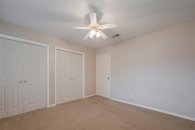 Building Photo - 2027 Briar Ridge Dr