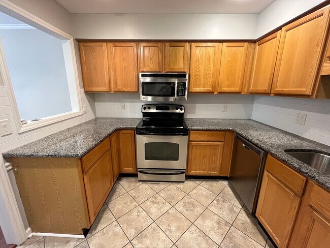 Building Photo - 7406 Ashbury Ct